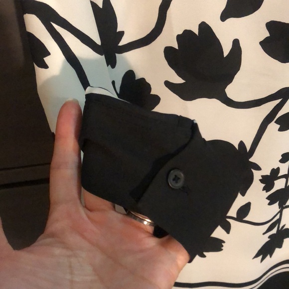 Black and white vintage throwback style LOFT blouse. XS - Picture 10 of 15